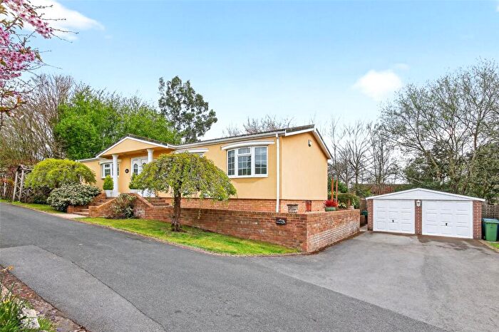 3 Bedroom Park Home For Sale In Yew Close, Warfield Park, Bracknell, Berkshire, RG42