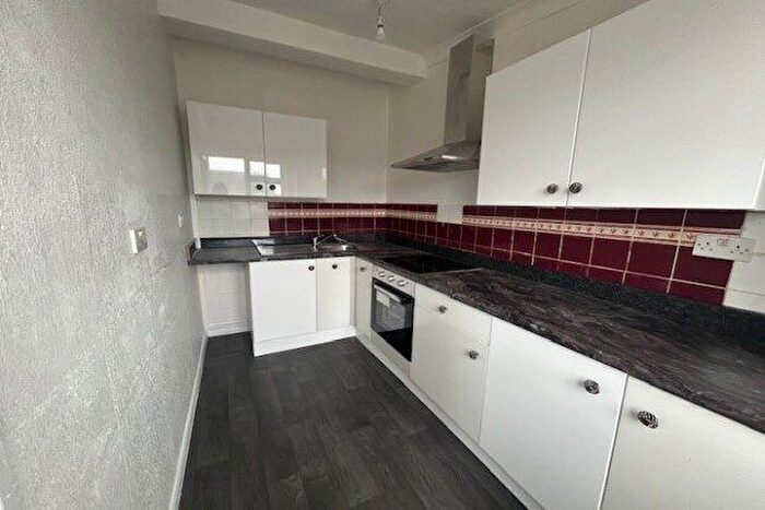 2 Bedroom Flat To Rent In Birchdale Avenue, Nottingham, NG15