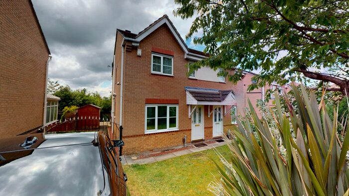 3 Bedroom Semi-Detached House To Rent In Hopefield Way, Bierley, Bradford, BD5