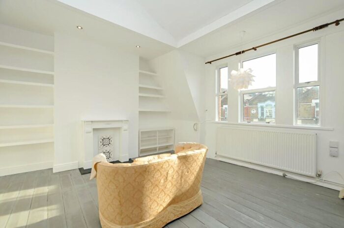 1 Bedroom Flat To Rent In Albion Parade, Stoke Newington, N16