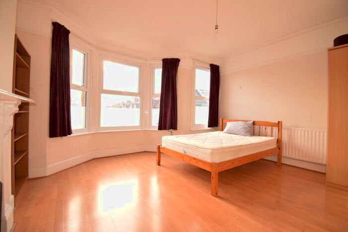 4 Bedroom Terraced House To Rent In Totterdown Street, London, SW17