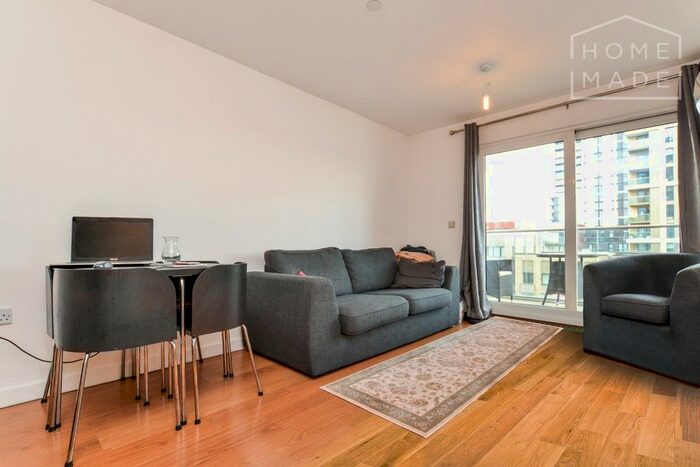 2 Bedroom Flat To Rent In Barge Walk, Greenwich, SE10