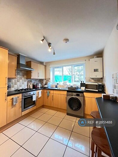 2 Bedroom Flat To Rent In Headington, Oxford, OX3