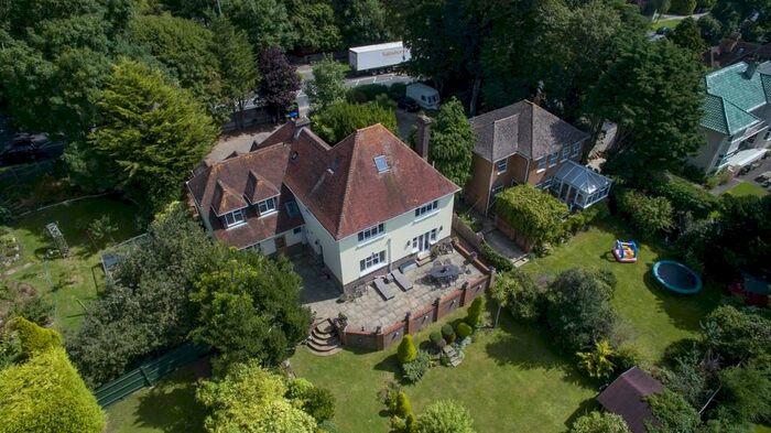 6 Bedroom Detached House To Rent In Warren Road, Worthing, BN14