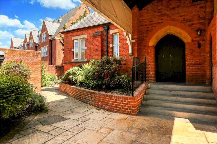 2 Bedroom Apartment To Rent In Convent Court, Hatch Lane, Windsor, Berkshire, SL4