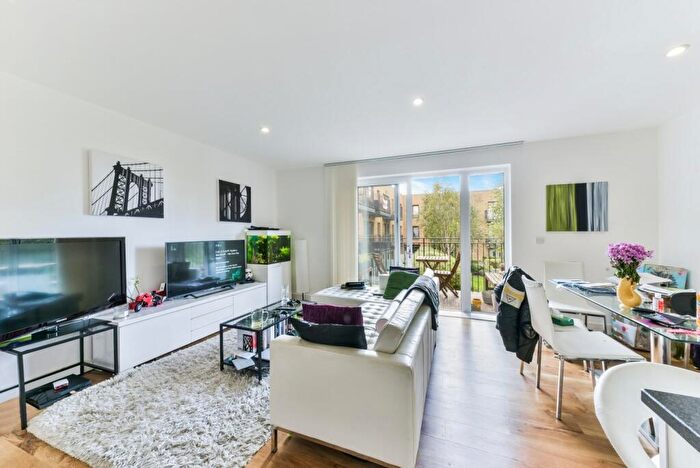3 Bedroom Flat For Sale In Conningham Court, Dowding Drive, Kidbrooke, London, SE9
