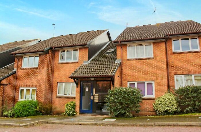 1 Bedroom Apartment To Rent In Hereward Green, Loughton, IG10