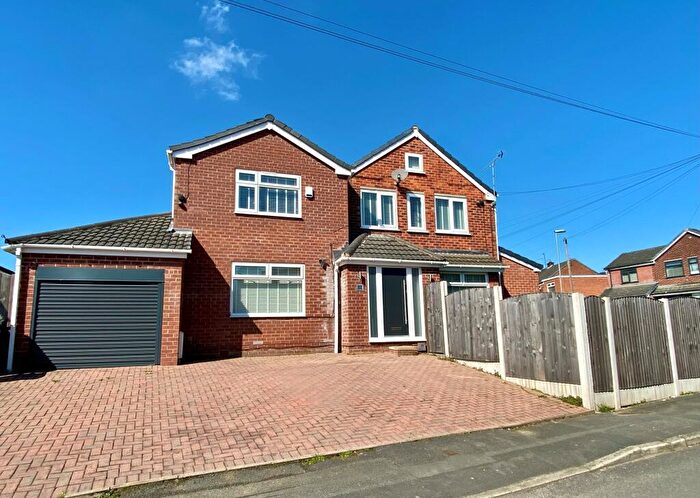 4 Bedroom Bungalow To Rent In Leicester Road, Failsworth, M35