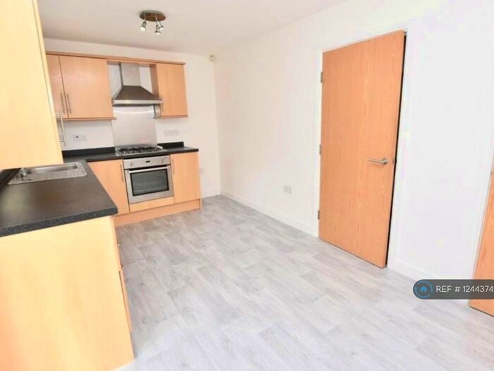 4 Bedroom Terraced House To Rent In Garden Mews, Darwen, BB3