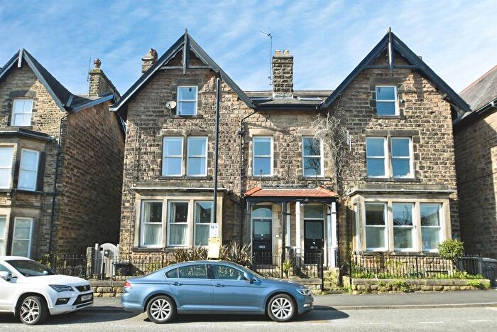 2 Bedroom Flat For Sale In East Parade, Harrogate, HG1