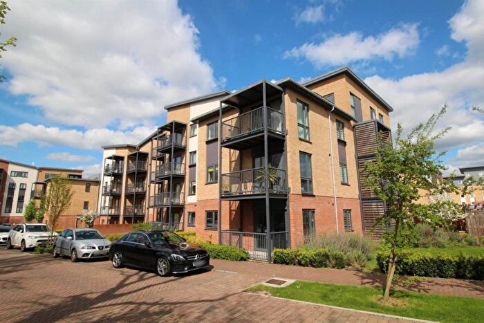 2 Bedroom Flat For Sale In Grade Close, Elstree, WD6
