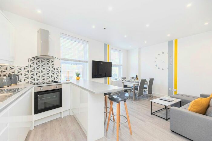 3 Bedroom Maisonette To Rent In St. Michaels Road, Bournemouth, Dorset, BH2