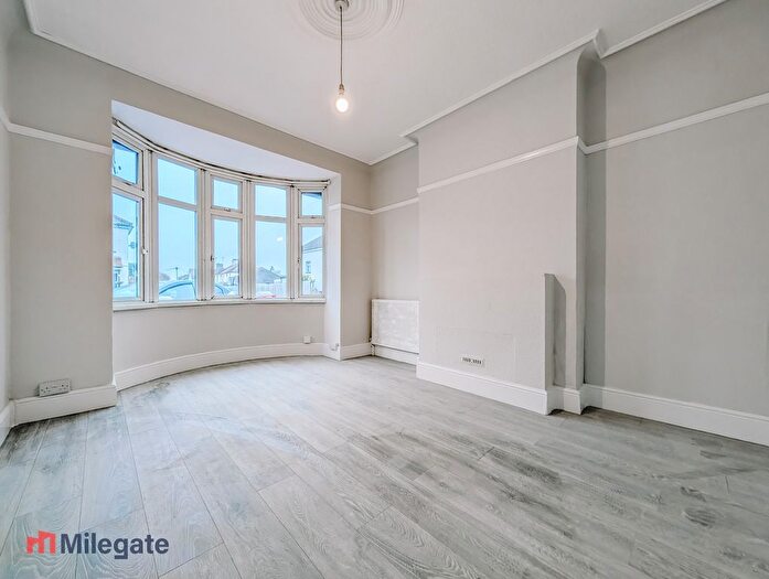 2 Bedroom Flat To Rent In Westbury Road, Southend-On-Sea, SS2