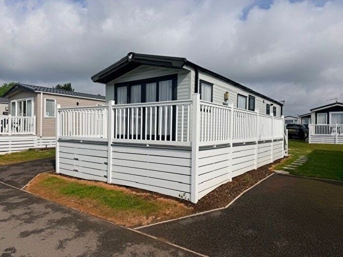 2 Bedroom Park Home For Sale In Carlton, Saxmundham, IP17