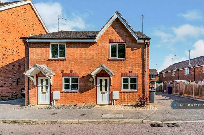 2 Bedroom Semi-Detached House To Rent In Whernside Drive, Stevenage, SG1