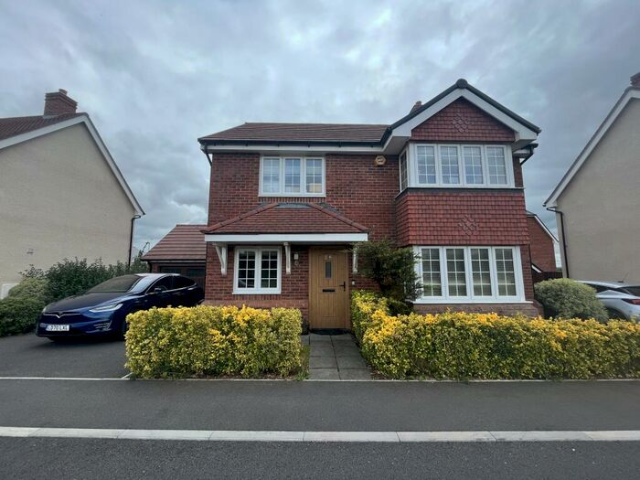 4 Bedroom House To Rent In Mildenhall Road, Sherborne, DT9