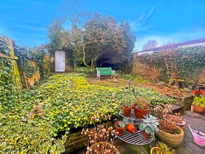3 Bedroom End Of Terrace House For Sale In Milton Lawns, Chesham Bois, Amersham, HP6