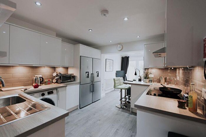 6 Bedroom Semi Detached House To Rent In Professional Room Let, OX11