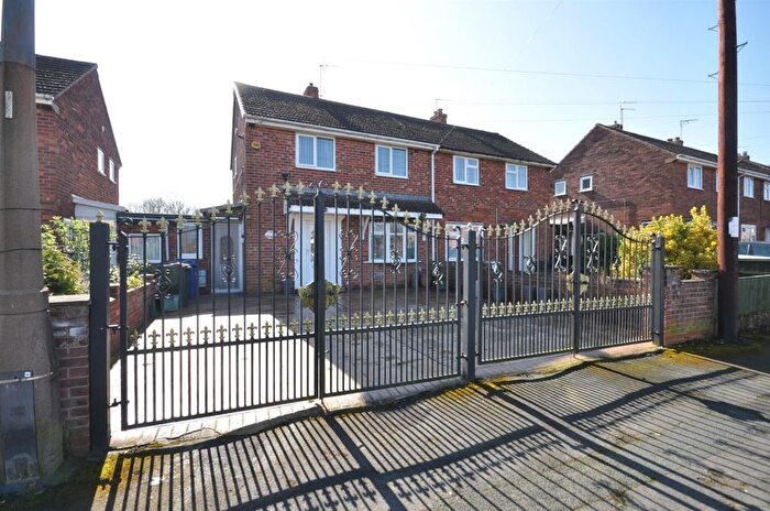 3 Bedroom Semi Detached House For Sale In Southfield Road, Thorne, Doncaster, DN8