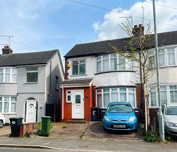 1 Bedroom Semi-Detached House For Sale In Blundell Road, Luton, LU3