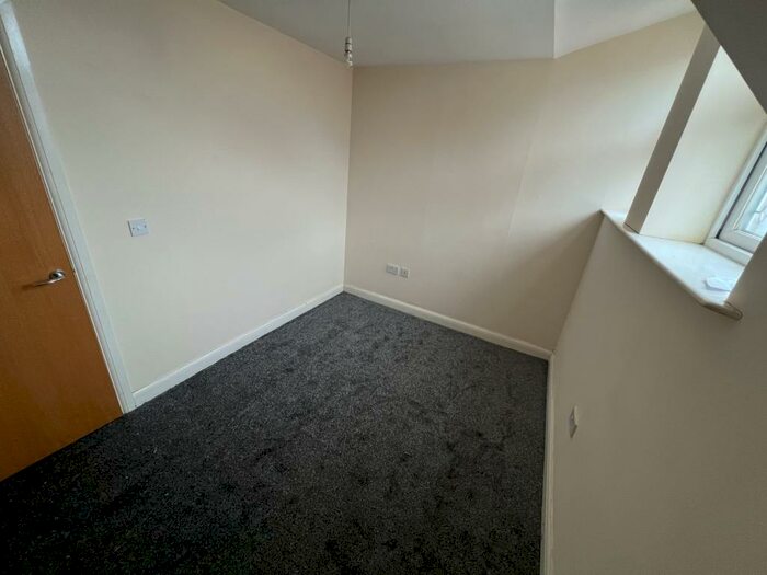 1 Bedroom Flat To Rent In Mottram Street, Stockport, Cheshire, SK1