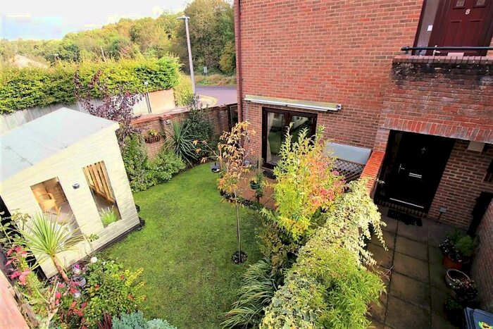 1 Bedroom Maisonette To Rent In Tylers Place, Tilehurst, Reading, RG30