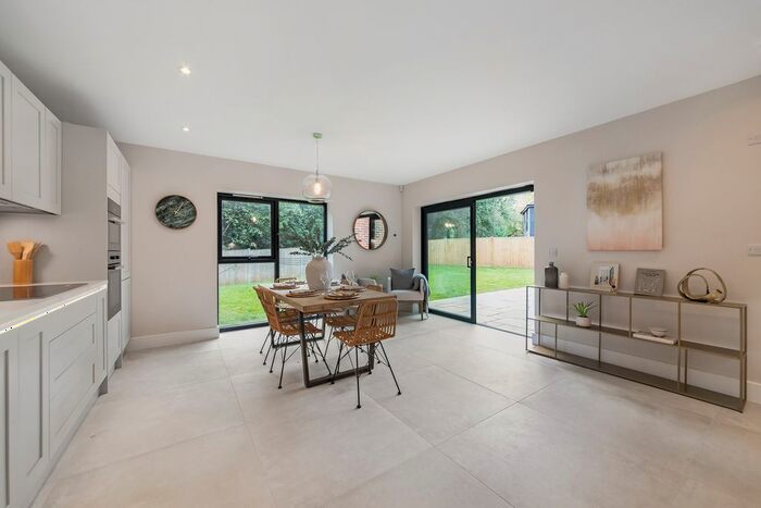 4 Bedroom Detached House For Sale In House Henrietta Place, Westerham, TN16