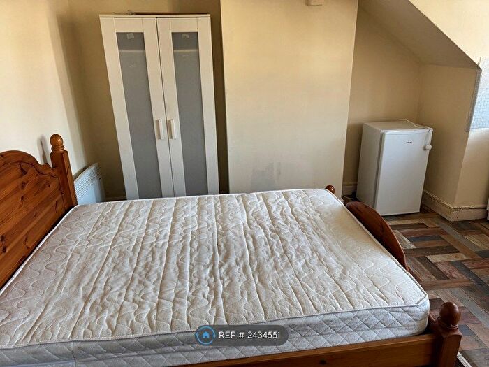 Studio To Rent In Harehills Avenue, Leeds, LS8