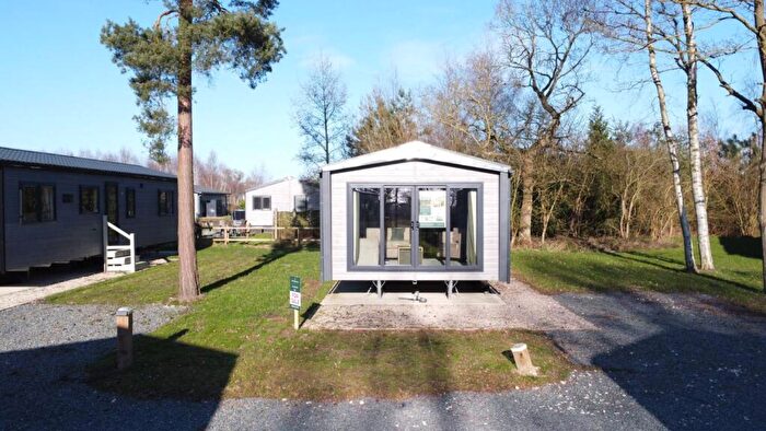 2 Bedroom Caravan For Sale In Stixwould Road, Woodhall Spa, LN10