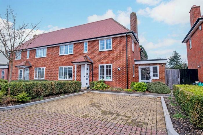 3 Bedroom Semi Detached House For Sale In Old Milton Road, New Milton, BH25