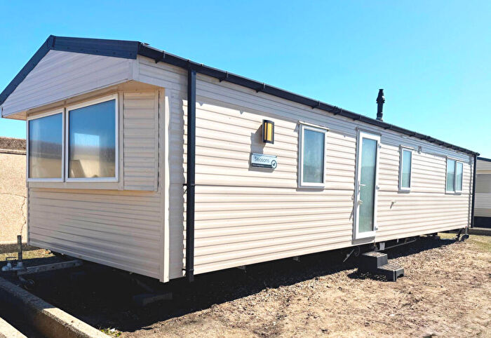 2 Bedroom Caravan For Sale In Two Bed Willerby Seasons, North Denes, The Ravine, Lowestoft, Suffolk, NR32