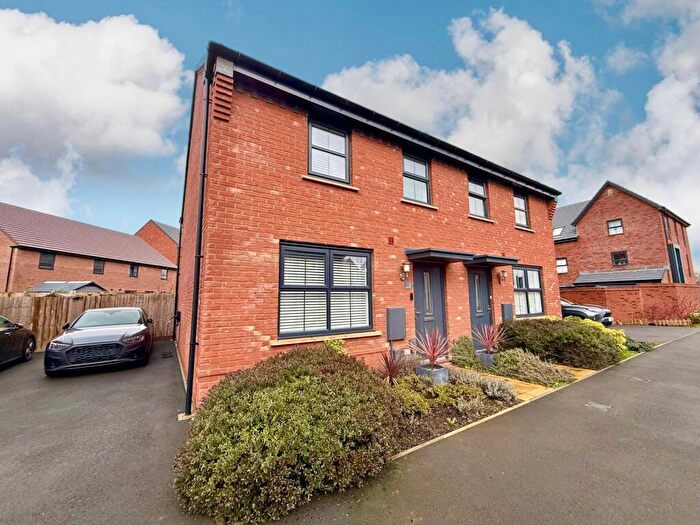 3 Bedroom Semi Detached House For Sale In Quince Avenue, Wichelstowe, SN1