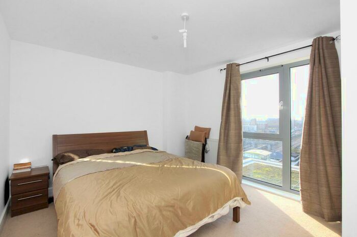 2 Bedroom Apartment To Rent In Wilson Tower, Christian Street, London, E1