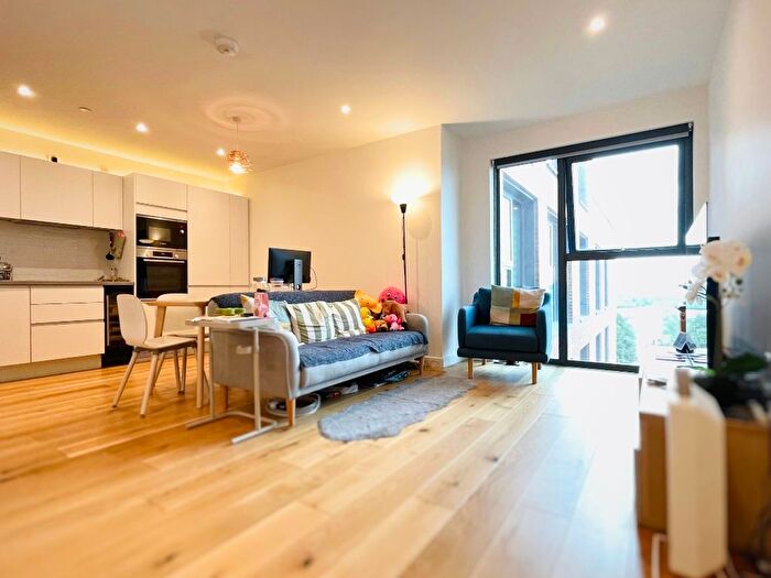 2 Bedroom Flat For Sale In The Axium, Windmill Street, Birmingham, B1