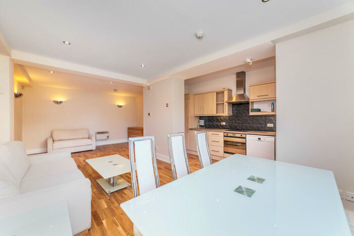 1 Bedroom Apartment To Rent In Empire Square, Holloway, London, N7