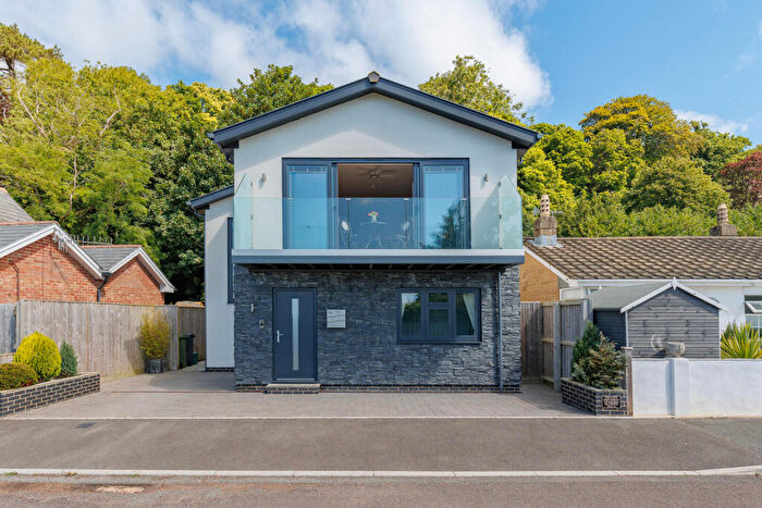 3 Bedroom Detached House For Sale In Castle Close, Ventnor, PO38