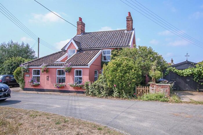 4 Bedroom Detached House For Sale In Post Office Road, Knodishall, Saxmundham, IP17