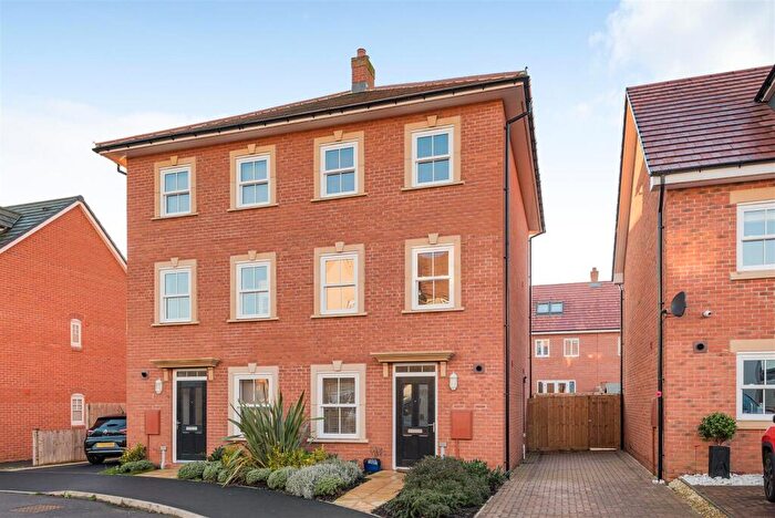 3 Bedroom Semi Detached House For Sale In Danegeld Avenue, Great Denham, Bedford, MK40