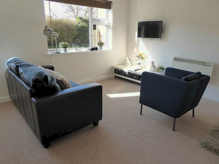 Apartment To Rent In Pages Gardens, Reading Road, Pangbourne, Reading, RG8