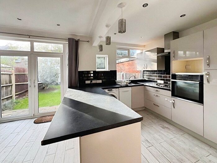 3 Bedroom Terraced House To Rent In Addiscombe Court Road, Croydon, CR0