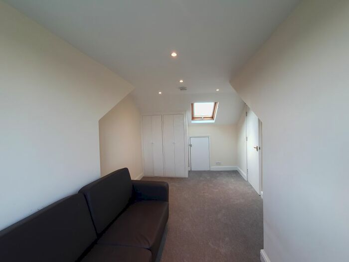 1 Bedroom Flat To Rent In Hanley Road, London, N4