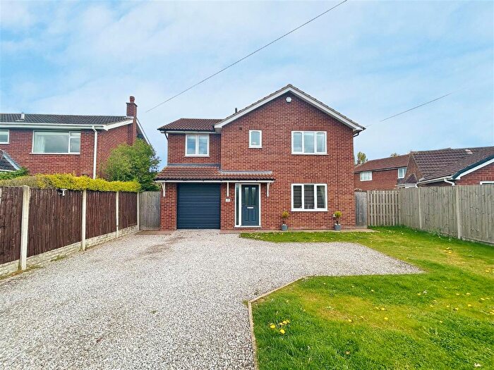 4 Bedroom Detached House For Sale In Bar Lane, Hambleton, YO8