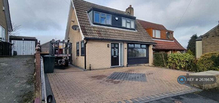 3 Bedroom Semi Detached House To Rent In Hollingwood Lane, Bradford, BD7