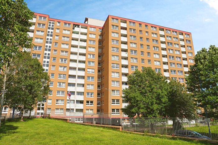 2 Bedroom Flat For Sale In Phipps Street, Bristol, Avon, BS3