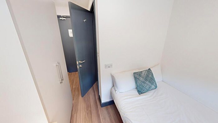 1 Bedroom Flat To Rent In Standard Ensuite, Chapel Street, LU1