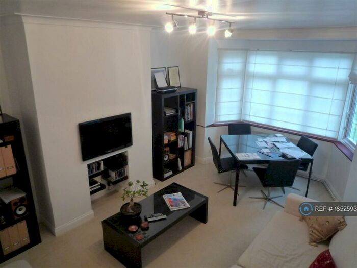 2 Bedroom Flat To Rent In Rutland Court, London, SE5