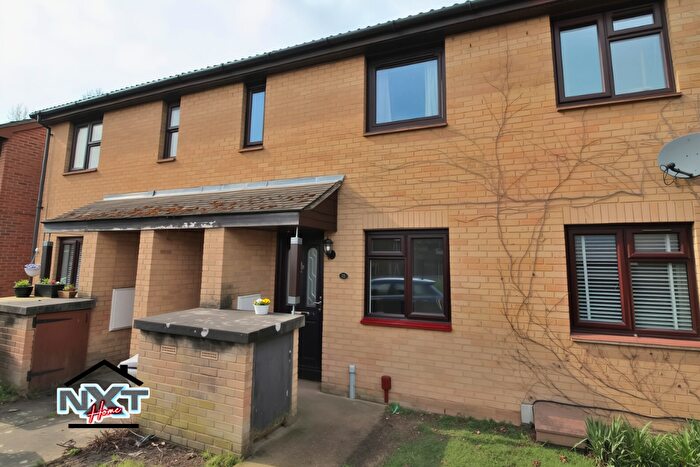 2 Bedroom Flat To Rent In Tugby Place, Chelmsford, Essex, CM1