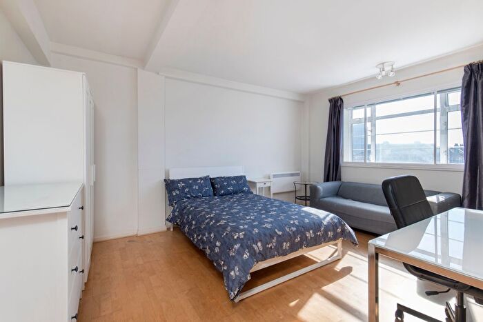 2 Bedroom Flat For Sale In Edith Villas, London, W14