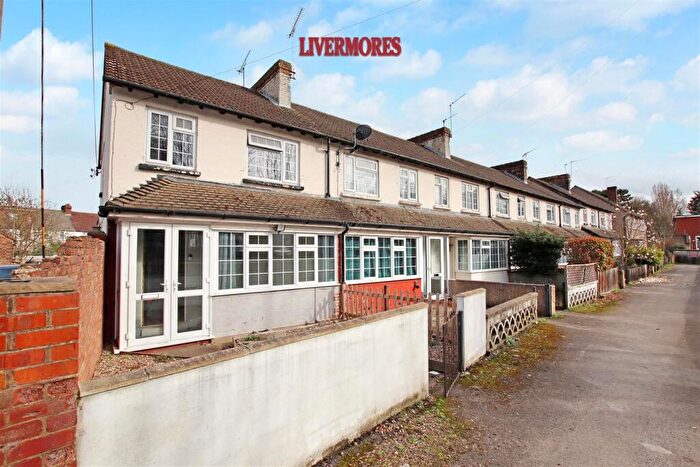 3 Bedroom End Of Terrace House To Rent In Hill Road, Dartford, DA2