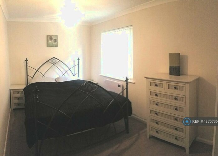 1 Bedroom Flat To Rent In Chantrell Court, Leeds, LS2